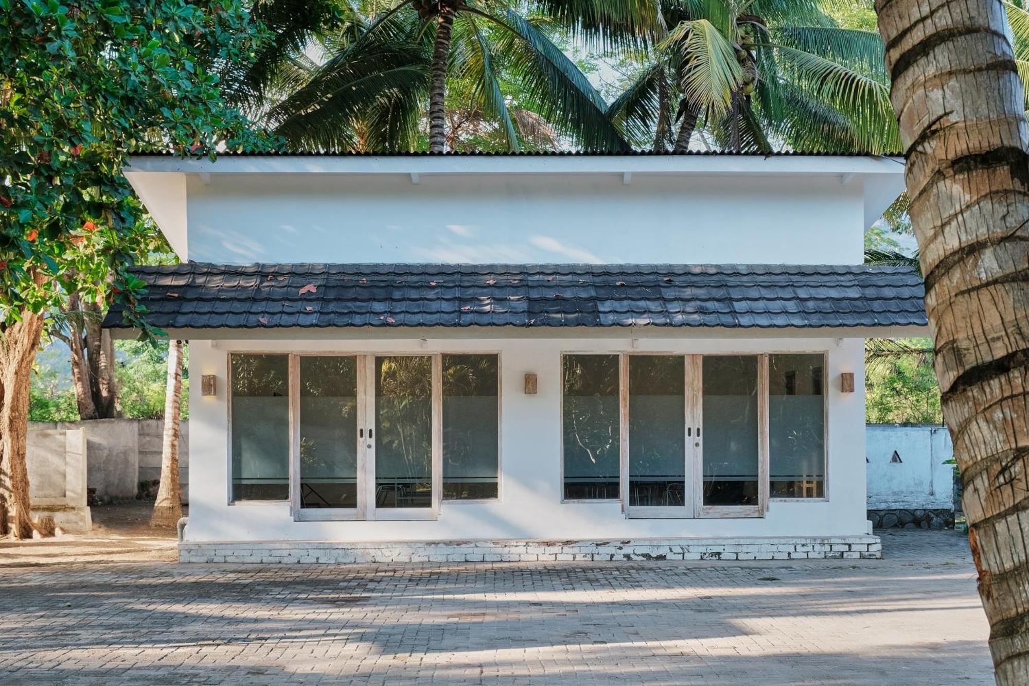 Myamo Beach Lodge Jereweh Dış mekan fotoğraf