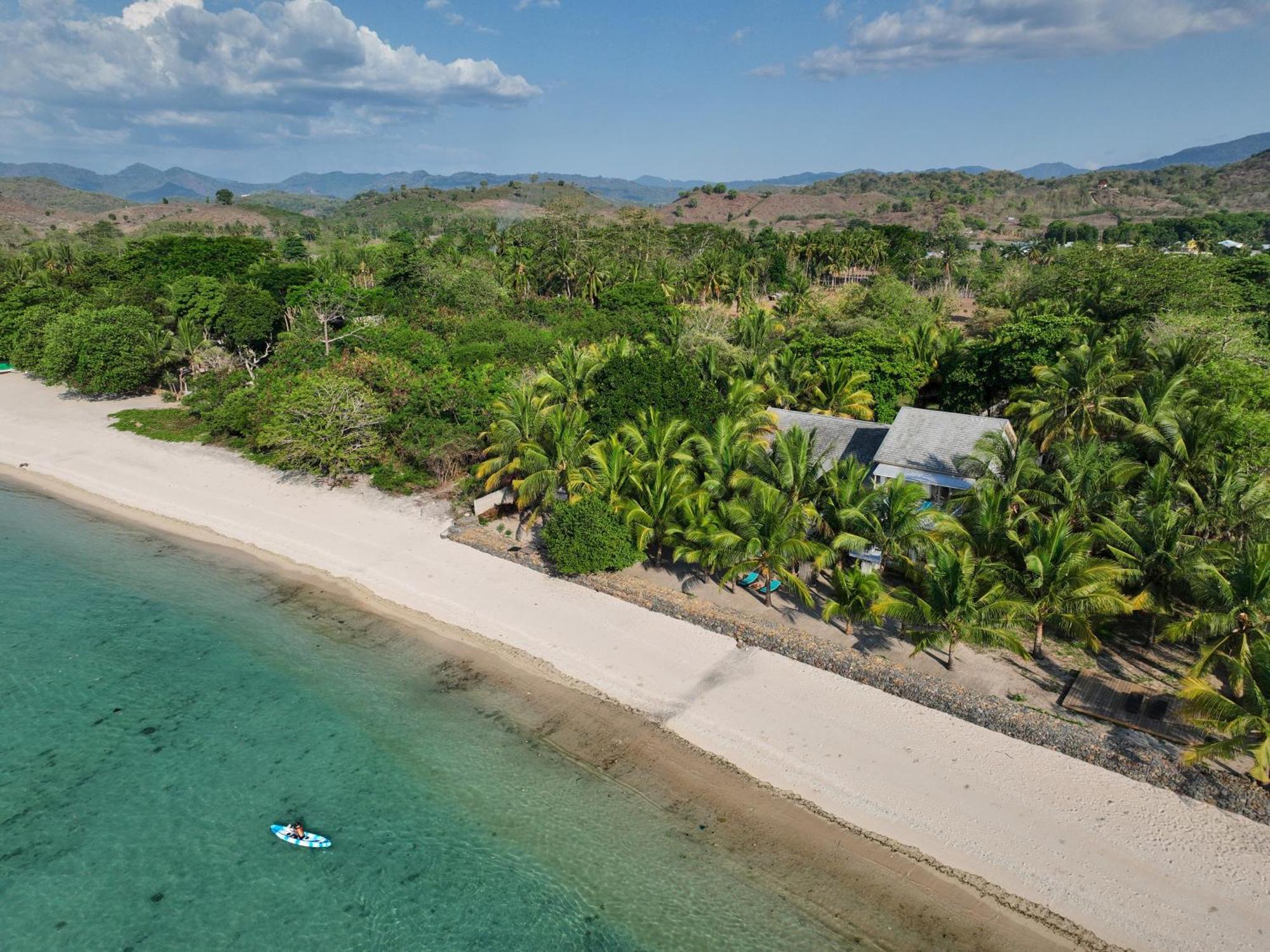 Myamo Beach Lodge Jereweh Dış mekan fotoğraf