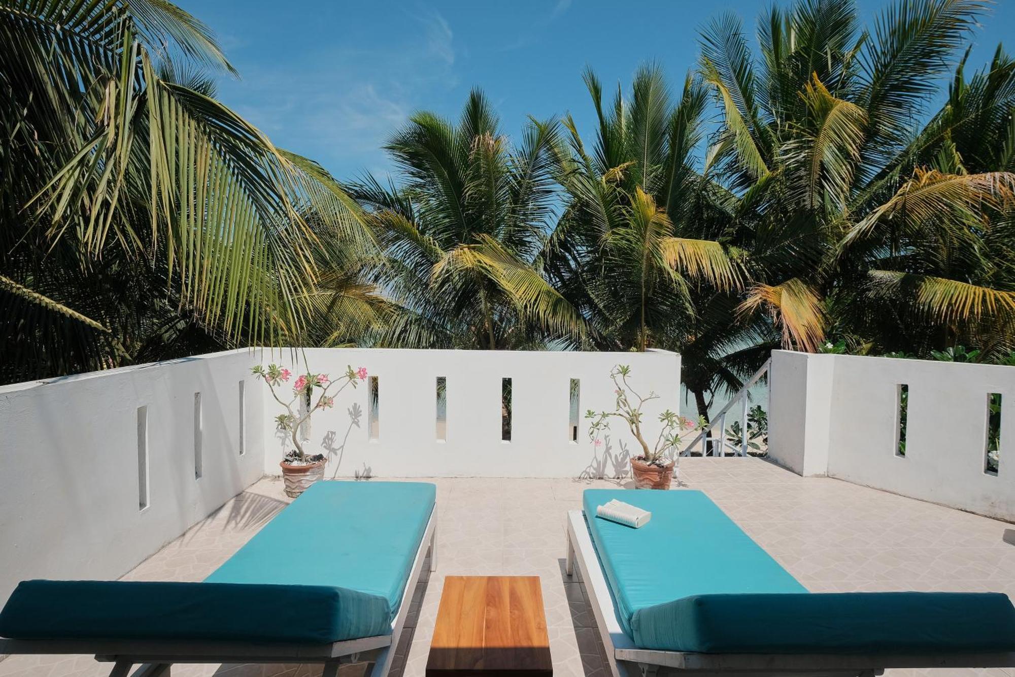 Myamo Beach Lodge Jereweh Dış mekan fotoğraf